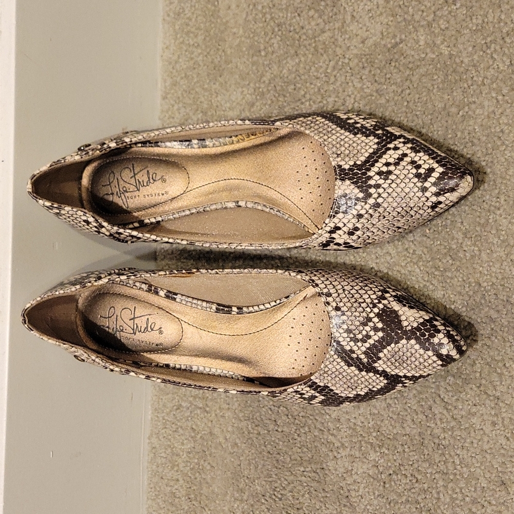 Life Stride pointed heels, faux snake skin, soft cushion, size 7.5, womens
